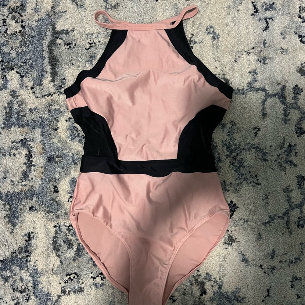 SoDanca size M pink and black leotard